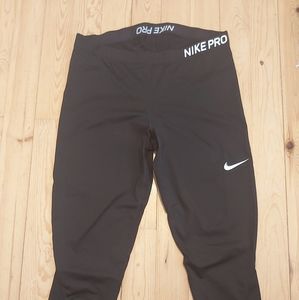 Nike Pro Plus Size Capri tights